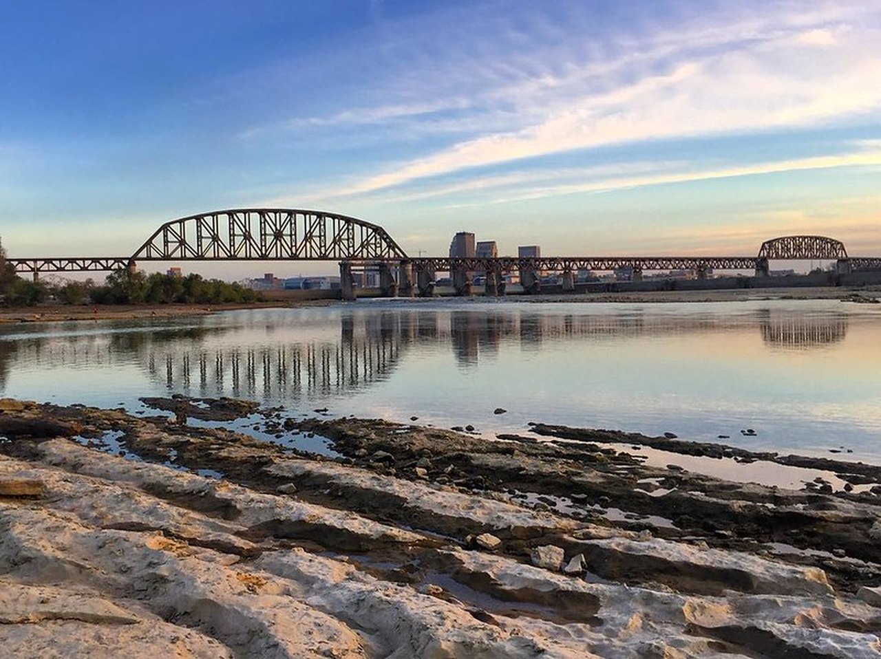 The Smallest State Park In Indiana Is Falls Of The Ohio State Park