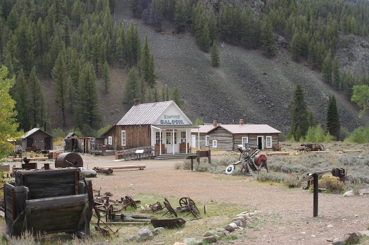 custer-idaho-eerie-ghost-town-in-idaho