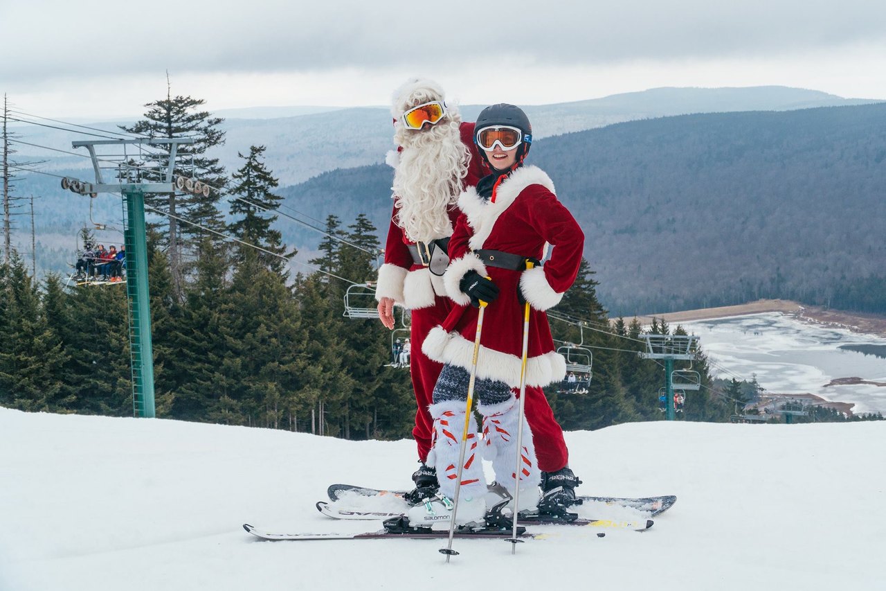 Snowshoe Hosts Unique Skiing Santa Experience In West Virginia