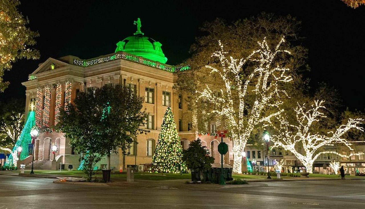 Best Christmas Towns In Texas