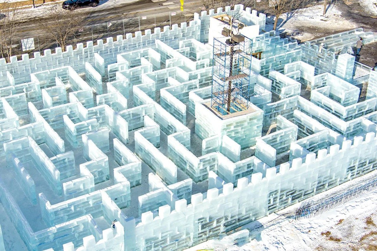 An Ice Maze Has Opened In Eagan In Minnesota And It's As Magical As It