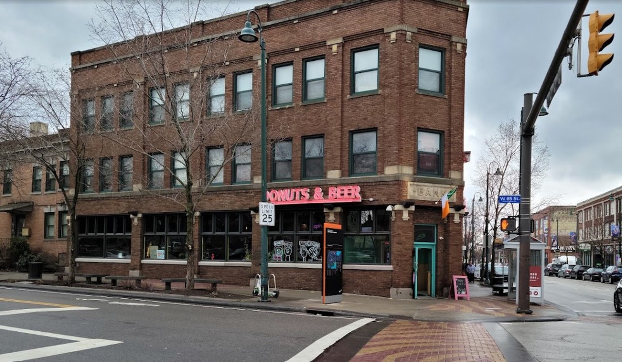 People Are Going Crazy Over The Handmade Donuts At This Small Cleveland Bar