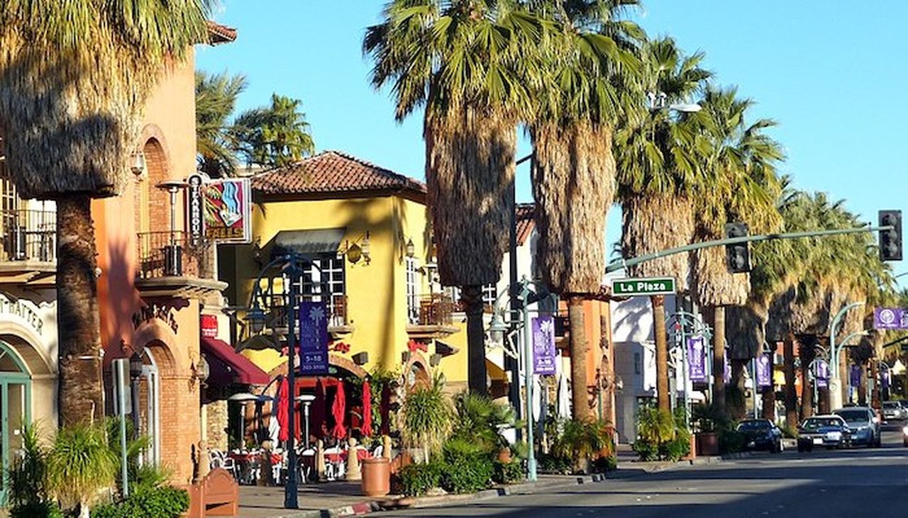 Back In The Day, This Quiet Southern California Town Was A Mob Hangout
