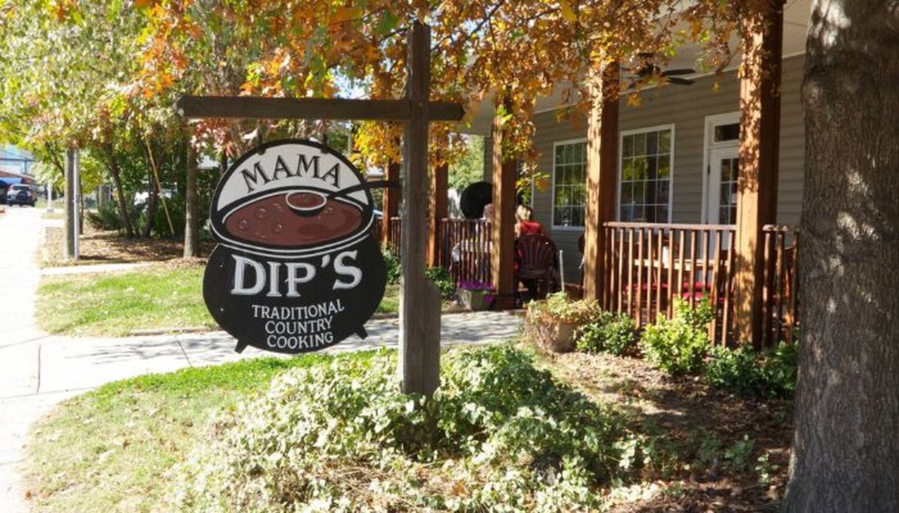The Fried Chicken From Mama Dip's Kitchen Is So Good That The Recipe Hasn’t Changed Since 1970