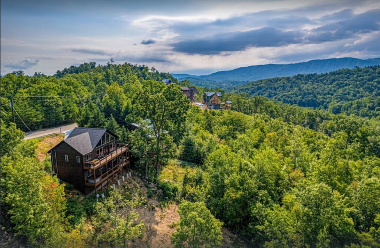 Soak In A Hot Tub Surrounded By Natural Beauty At This Epic Mountain View Cabin In Tennessee