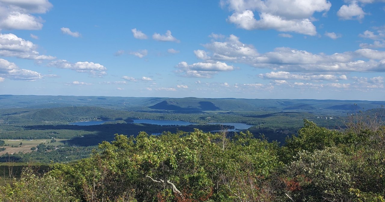 18 Best Hikes In Connecticut: Top-Rated Hiking Trails To Visit