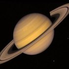 ¿Cuál es la temperatura promedio de Saturno?