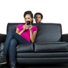 How to Know If Your Girlfriend Is Interested in Someone Else