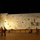 Cómo vestirse apropiadamente para visitar el Muro de los Lamentos en Jerusalén