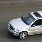 ¿Cómo ingreso un código de radio en un Mercedes ML320? 