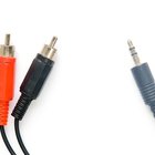 Cómo agregar un conector auxiliar a un reproductor de música estéreo