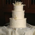 How to Decorate Fake Cakes