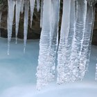 ¿Por qué el hielo tiene una capacidad calorífica menor que el agua líquida?
