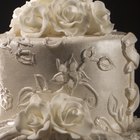 How to Make a Fake Wedding Cake