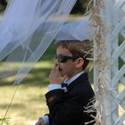Outdoor Wedding Decorating Ideas for a Pergola