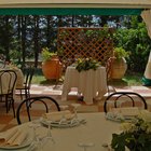 Who Gets Invited to a Wedding Rehearsal Dinner?