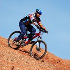 Cómo ajustar la suspensión trasera de una bicicleta de montaña