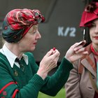 How to Dress in 1940s Fashion