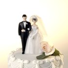 How to Decorate Your Wedding Cake Table for Pictures