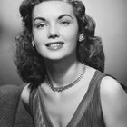 How to Do Pinup Curls