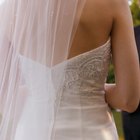 What to Write in a Card to Your Fiance on Your Wedding Day