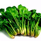Do I Have to Cook Fresh Spinach Before Placing It in Lasagna?
