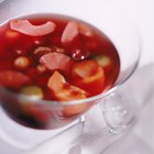 What Kind of Christmas Punch Can I Make With Cranberry Juice?