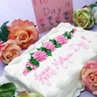 Technique for Rose-Shaped Frosting on Cupcakes