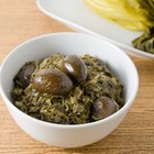 How to Cook 1 lb. of Collard Greens in a Slow Cooker