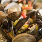 How to Cook Shucked Frozen Clams