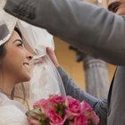 Clothing Etiquette for a Courthouse Wedding
