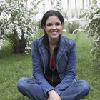How to Decorate a Denim Jacket With Appliques