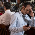 Should You Keep Texting a Guy Every Day or Is That Weird & Annoying?