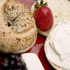 How Long Can a Bagel With Cream Cheese Stay Unrefrigerated?