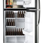 Qué tan cerca puede un refrigerador estar de una pared lateral
