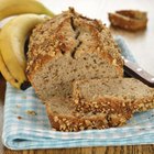 How to Replace Vegetable Oil for Baking Banana Bread