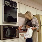 How to Make Sure That Foods Cook Evenly in the Microwave