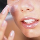 Eye Creams That Contain Vitamin K & Retinol