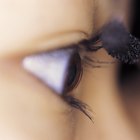 How to Unclump Eyelashes
