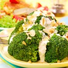 The Calories in Broccoli With Garlic Sauce