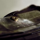 How to Get Mold Out of Leather Purses