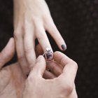What Do I Need to Know When Choosing My Girlfriend's Engagement Ring?