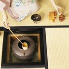 Tea Pouring Etiquette in Japan