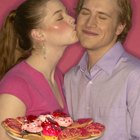 What Kinds of Gifts Should You Get Your Girlfriend If You Don't Have Money?