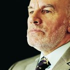 How to Taper a Beard's Neckline