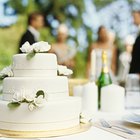How Much Champagne Should I Buy for a Wedding Toast?