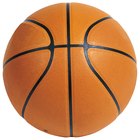 Cómo hacer un centro de mesa con una bola de baloncesto
