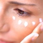 How to Moisturize Dry Skin Under Your Eyes