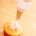How to Decorate Cupcakes Using Bakery Decorating Techniques