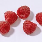 How to Add Raspberries to White Cake Mix